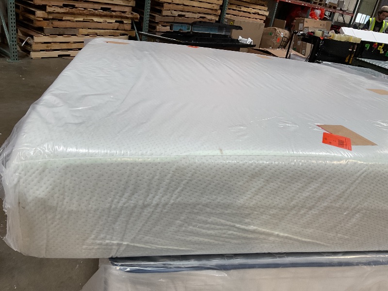 Photo 1 of **DIRTY FROM TRANSPORT **ZINUS 12 Inch Green Tea Memory Foam Mattress [New Version], King, Fiberglass free, Medium Firm Feel, Zoned Pressure Relief, Certified Safe Foams & Fabric, Mattress 