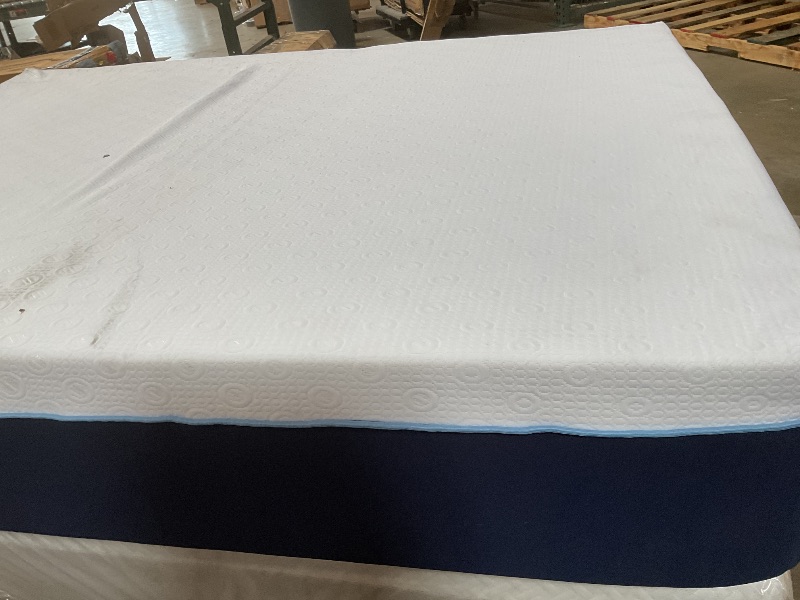 Photo 1 of **DIRTY FROM TRANSPORT **Sleep Innovations Marley 12 Inch Cooling Gel Memory Foam Mattress, Queen Size, Bed Medium Firm Support