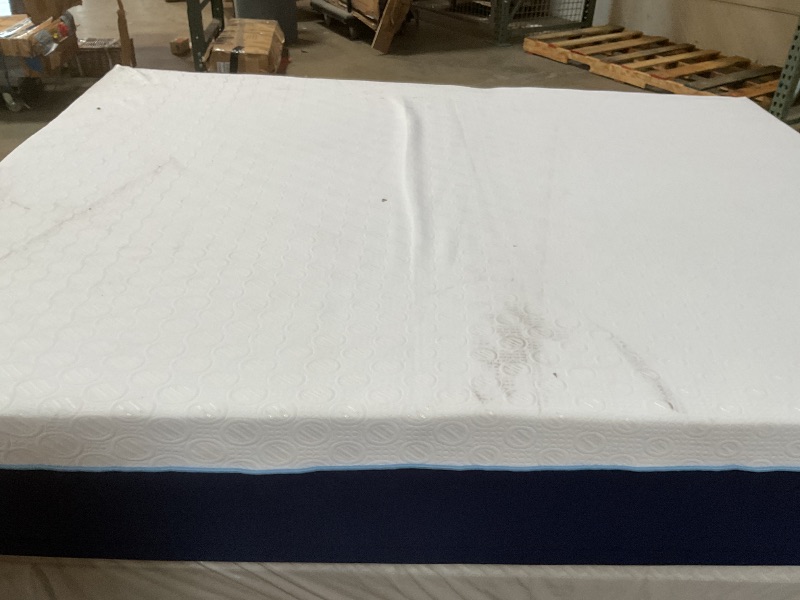 Photo 1 of **DIRTY FROM TRANSPORT **Sleep Innovations Marley 12 Inch Cooling Gel Memory Foam Mattress, Queen Size, Bed Medium Firm Support