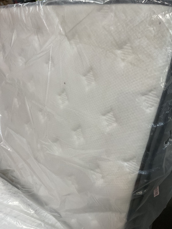 Photo 1 of **DIRTY FROM TRANSPORT **Een mattress Queen