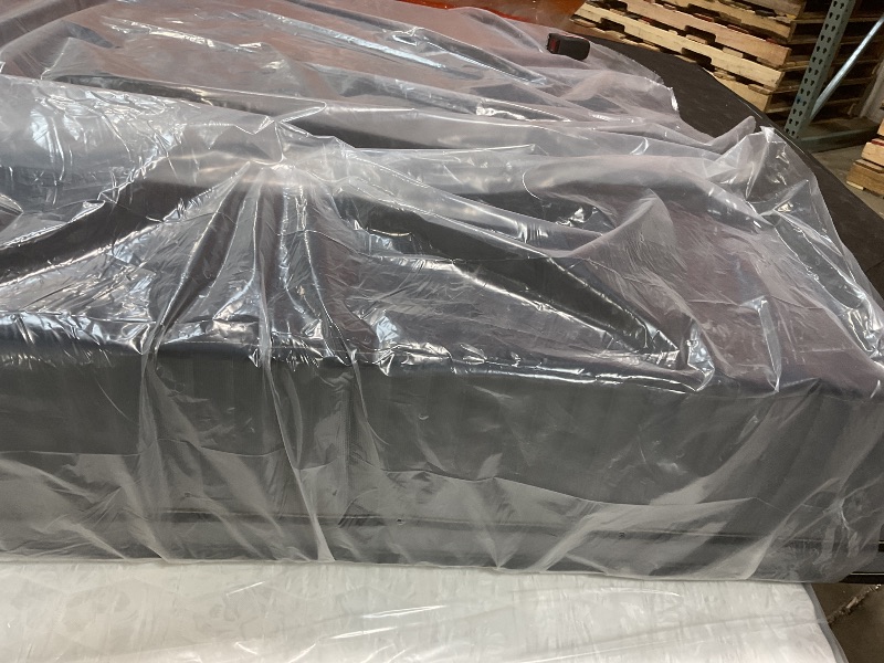 Photo 1 of **DIRTY FROM TRANSPORT **Een mattress Queen
