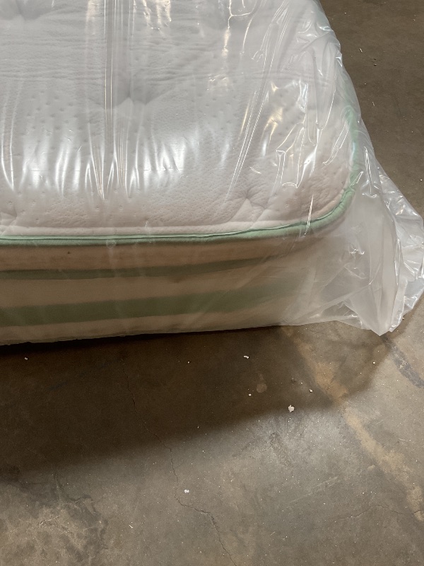 Photo 1 of **DIRTY FROM TRANSPORT **Novilla King Size Mattress 14 inch, King Size Hybrid Mattress  with Motion Isolation,Gel Memory Foam with Pocket Springs for Support & Pressure Relief, Medium Firm Pillow Top Mattresses