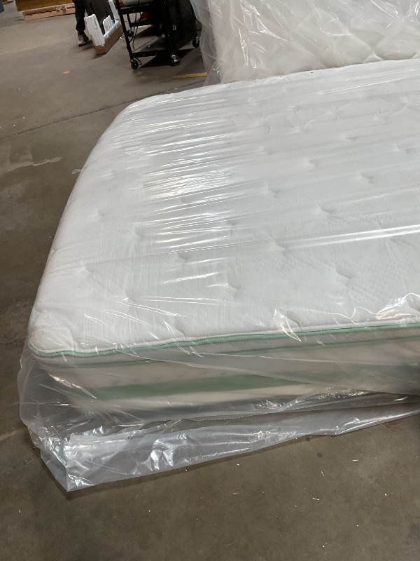 Photo 1 of **DIRTY FROM TRANSPORT **Novilla King Size Mattress 14 inch, King Size Hybrid Mattress  with Motion Isolation,Gel Memory Foam with Pocket Springs for Support & Pressure Relief, Medium Firm Pillow Top Mattresses
