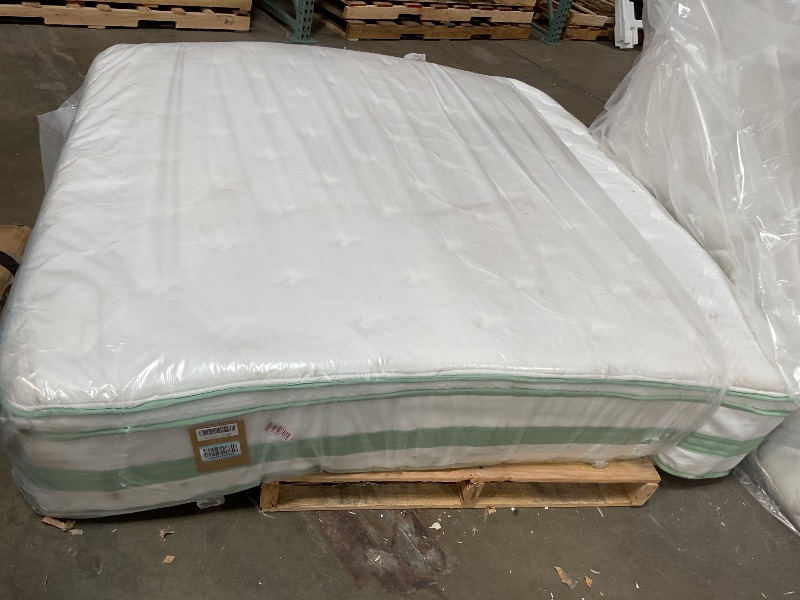 Photo 1 of **DIRTY FROM TRANSPORT **Novilla King Size Mattress 14 inch, King Size Hybrid Mattress  with Motion Isolation,Gel Memory Foam with Pocket Springs for Support & Pressure Relief, Medium Firm Pillow Top Mattresses