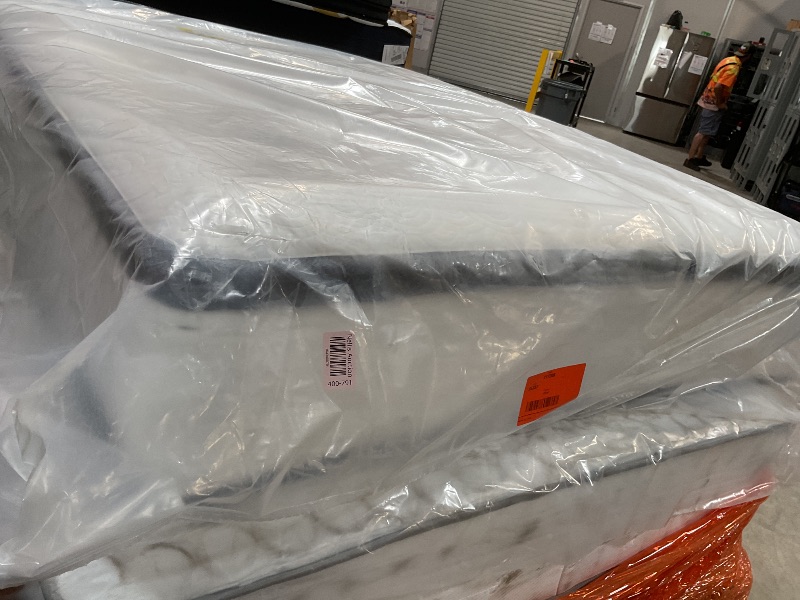 Photo 1 of **DIRTY FROM TRANSPORT **Novilla Full Size Mattress, 12 Inch Hybrid Mattress . Pocket Innerspring for Motion Isolation, Supportive & Pressure Relief