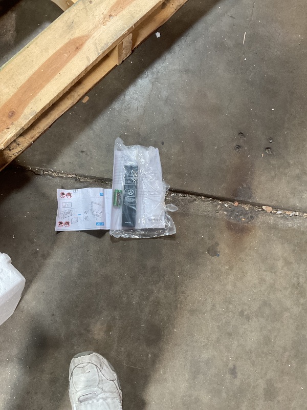 Photo 1 of **MAJOR DAMAGE. SELLING FOR PARTS**Samsung 50-Inch Class Crystal UHD U8000F 4K Smart TV (2025 Model) Endless Free Content, Crystal Processor 4K, MetalStream Design, Knox Security, Alexa Built-in