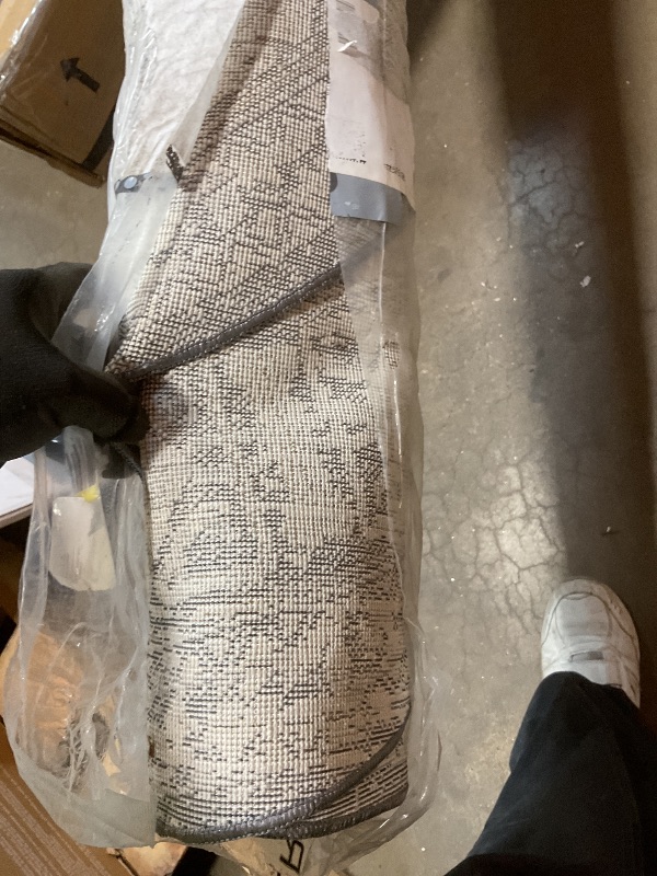 Photo 1 of **DIRTY FROM TRANSPORT **Loloi Amber Lewis Alie Collection ALE-03 Charcoal/Dove 7'-10'' x 7'-10'', .13'' Pile Height, Round Area Rug