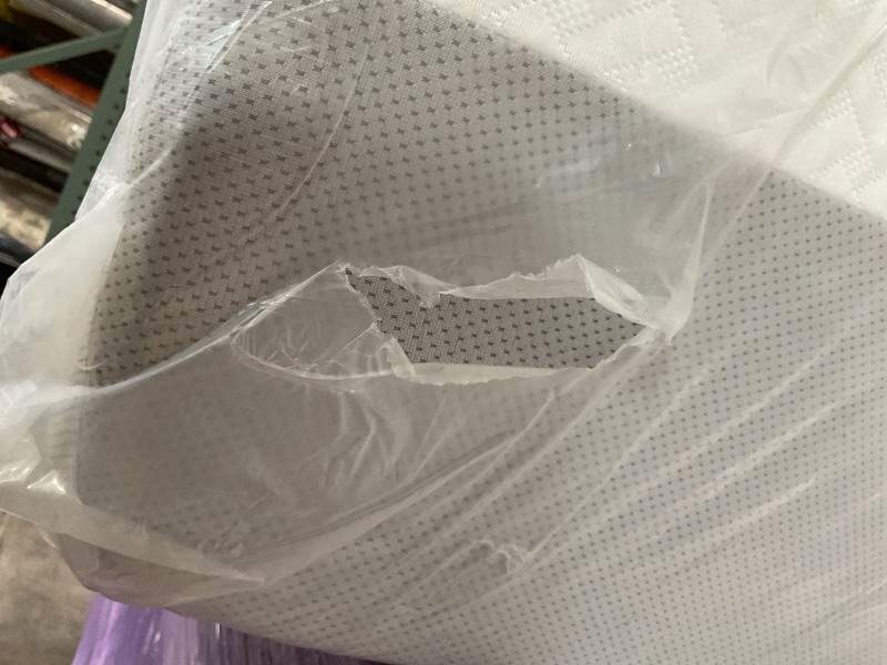 Photo 1 of *NOT INSIDE OF A BOX** ZINUS 12 Inch Green Tea Essential Memory Foam Mattress [New Version], King, Fiberglass Free, Medium Feel, Breathable Airflow Memory Foam, Certified Safe Foams & Fabric, Mattress ****NOT IN A BOX****