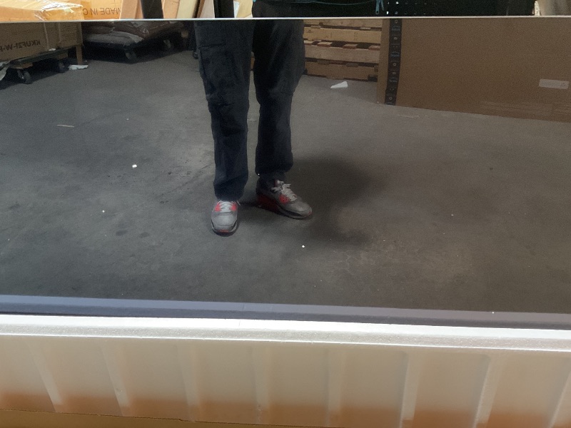 Photo 1 of ****BROKEN SCREEN PARTS ONLY**** LG 65-Inch Class OLED evo AI 4K C5 Series Smart TV w/Dolby Atmos, Dolby Vision, HDR10, AI Super Upscaling 4K, Filmmaker Mode, Wow Orchestra, Alexa Built-in (OLED65C5PUA, 2025)