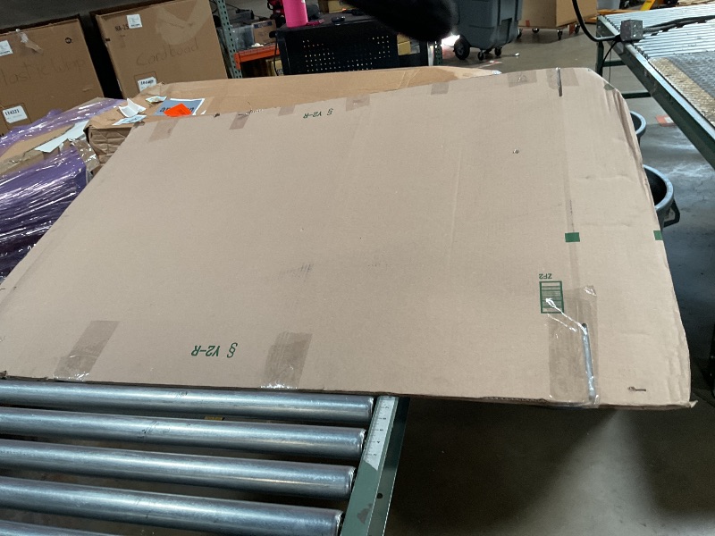 Photo 1 of 58 x 40 1/2“ movers box