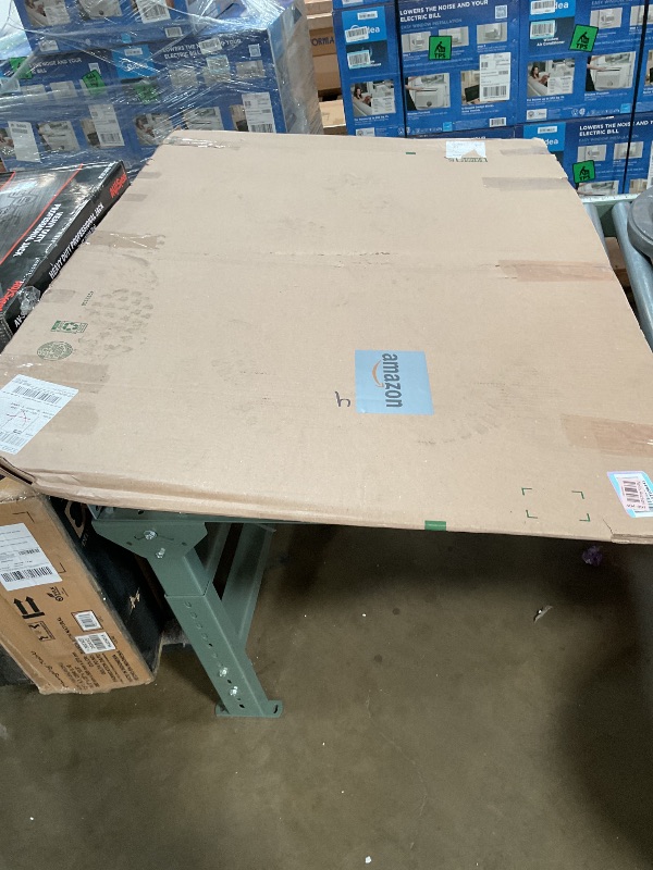 Photo 1 of 58 x 40 1/2“ movers box