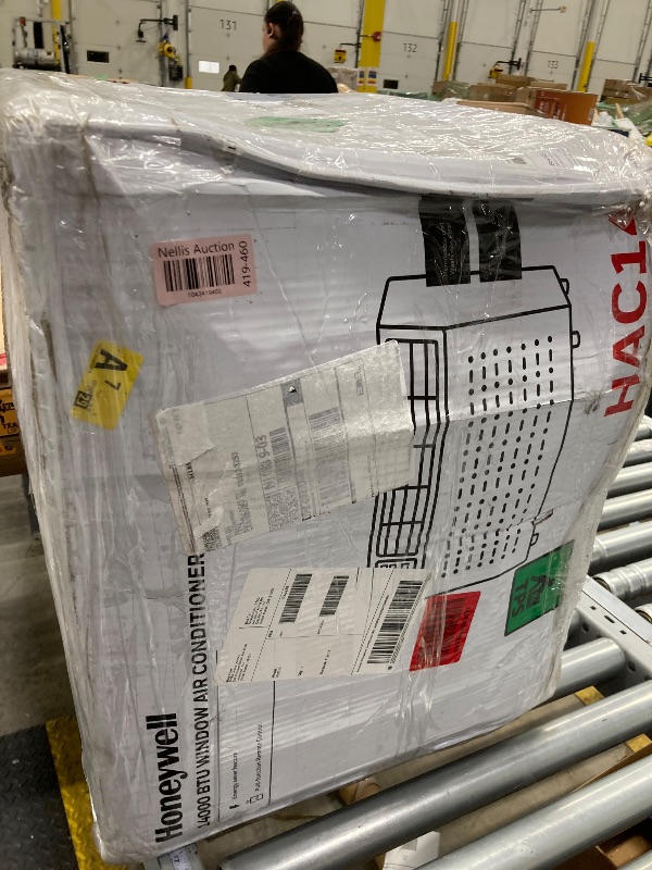 Photo 1 of ***PARTS ONLY***
Honeywell 14,000 BTU Digital Window Air Conditioner, Remote, LED Display, 4 Modes, Eco, 800 sq ft Coverage