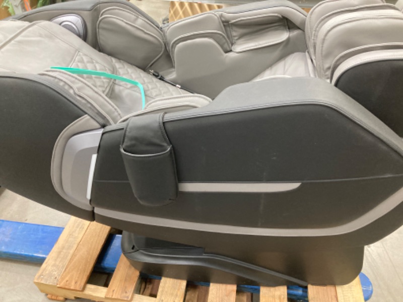 Photo 1 of **the chair does not work****MERITLIFE 4D Massage Chairs Full Body Recliner, High Technology Zero Gravity Shiatsu SL Track with Stretching Function, Auto Body Detection, Bluetooth Heat Foot Roller,Thai Massage Techniques
