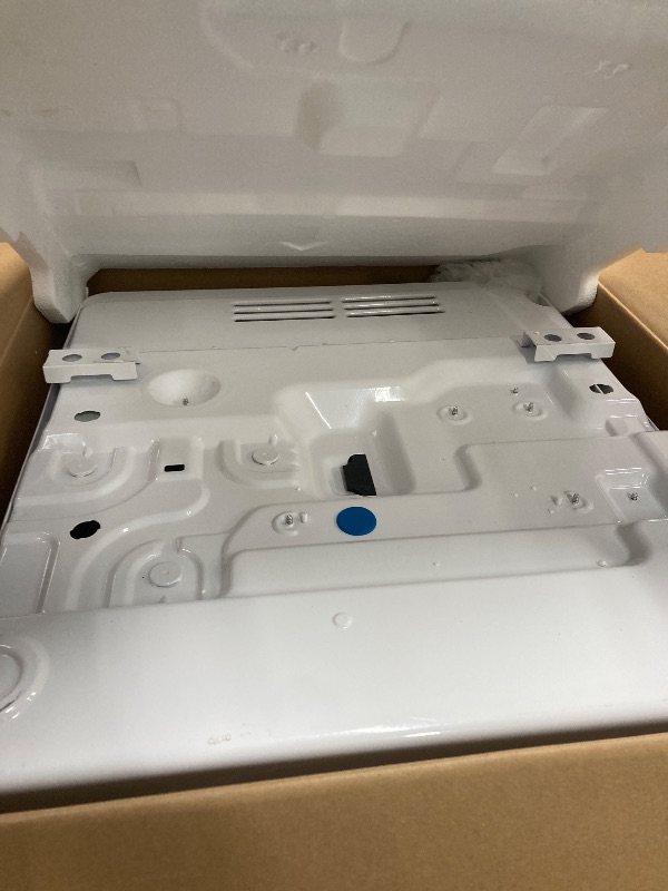 Photo 1 of Midea MAW08HV1CWT EasyCool Smart Inverter Air Conditioner Window Unit with Heat, 8,000 BTU, White