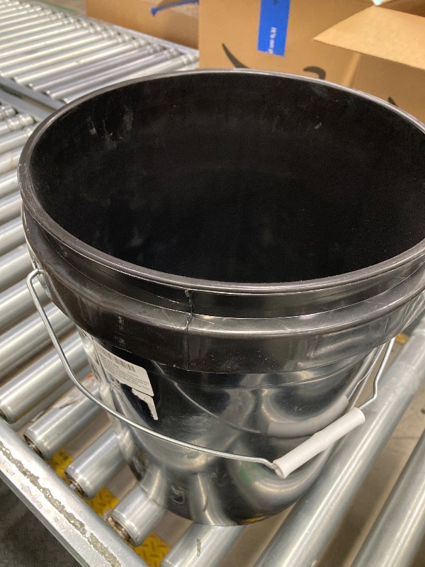 Photo 1 of ***ONLY ONE BUCKET***United Solutions 5 Gallon Bucket Heavy Duty Plastic Bucket Comfortable Handle Easy to Clean Perfect for on The Job Home Improvement or Household Cleaning; Black , 3 Count