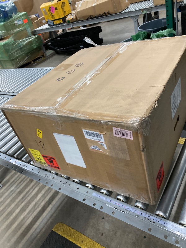 Photo 1 of Corsair Vengeance i8200 Gaming PC – Liquid Cooled Intel® Core™ i9 14900KF CPU – NVIDIA GeForce RTX 5080 GPU – 64GB Dominator Titanium RGB DDR5 Memory – 2TB+2TB M.2 SSD – Black