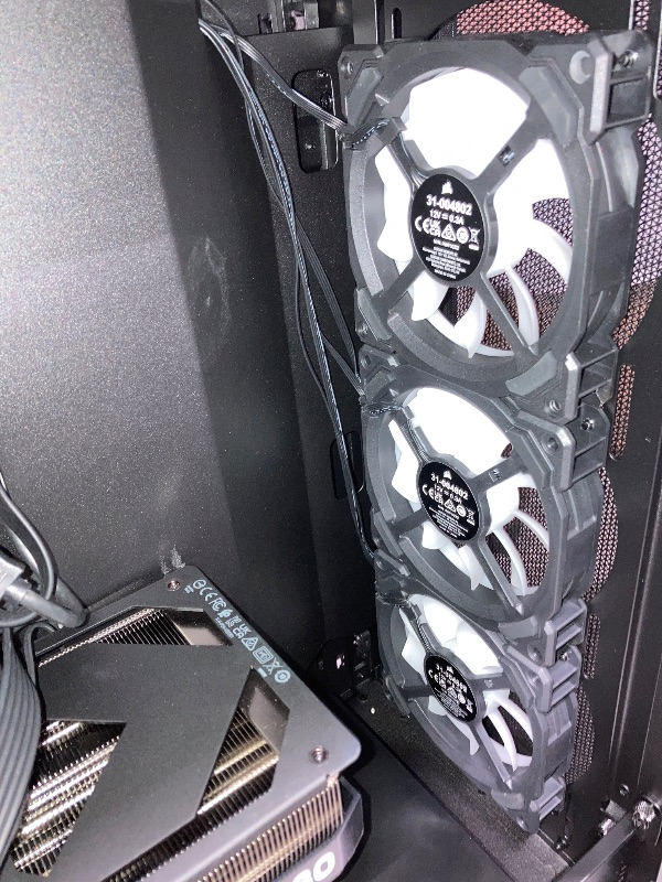Photo 1 of Corsair Vengeance i8200 Gaming PC – Liquid Cooled Intel® Core™ i9 14900KF CPU – NVIDIA GeForce RTX 5080 GPU – 64GB Dominator Titanium RGB DDR5 Memory – 2TB+2TB M.2 SSD – Black