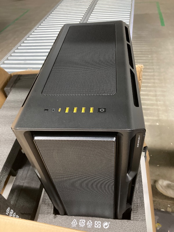 Photo 1 of Corsair Vengeance i8200 Gaming PC – Liquid Cooled Intel® Core™ i9 14900KF CPU – NVIDIA GeForce RTX 5080 GPU – 64GB Dominator Titanium RGB DDR5 Memory – 2TB+2TB M.2 SSD – Black