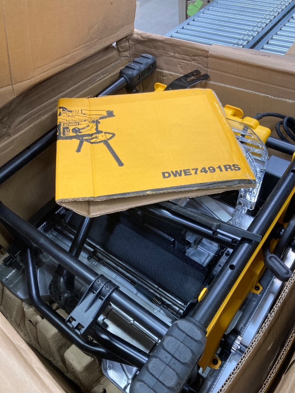 Photo 1 of ***PARTS ONLY***
DEWALT 10-Inch Table Saw with Rolling Stand, 32-1/2-Inch Rip Capacity (DWE7491RS)