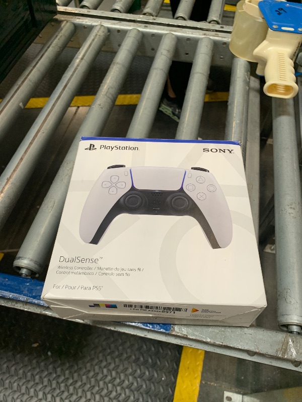 Photo 1 of *TRIANGLE BUTTON DOESN'T WORK**PlayStation DualSense® Wireless Controller - White. 