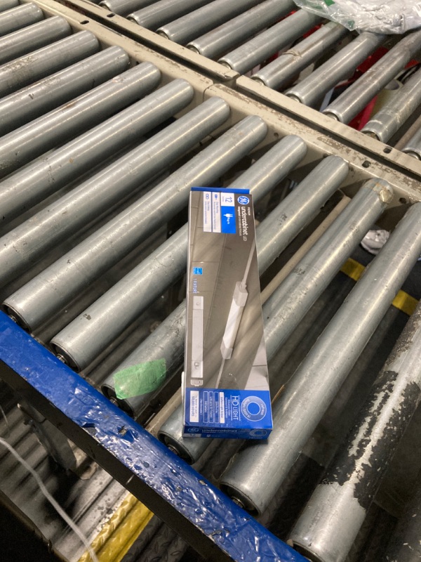 Photo 1 of GE LED Undercabinet Light Fixture, Linkable Integrated Plug-In Light Fixture, Daylight, 12in (1 Pack)