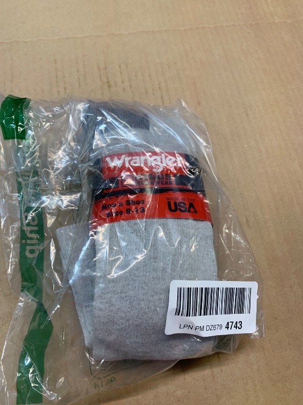 Photo 1 of **2 PAIR**Wrangler Men's Riggs Workwear Over The Calf Work Boot Socks 4 Pair Pack, Grey, Large
