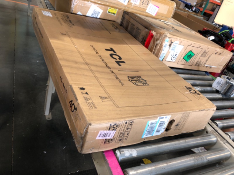 Photo 1 of ** use for parts**
TCL 40-Inch Class S3 1080p LED Smart TV with Roku TV (40S350R