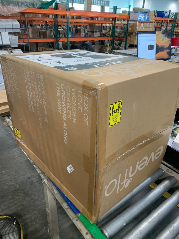 Photo 1 of ****BRAND NEW. FACTORY SEALED!!~****** Pivot Modular Travel System with LiteMax Infant Car Seat (Casual Gray)