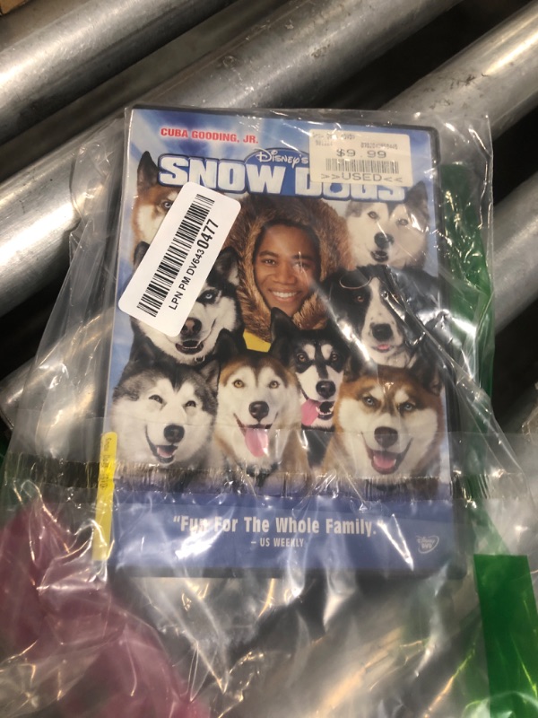 Photo 1 of  MOVIE SNOW DOGS 