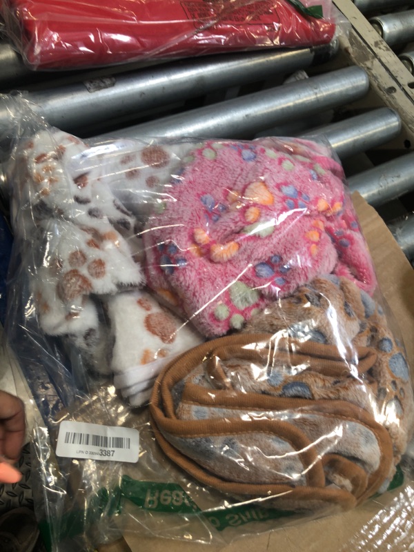Photo 1 of 1 Pack 3 Blankets Super Soft Fluffy Premium Fleece Pet Blanket Flannel Throw for Dog Puppy Cat Paw Brown/Pink/White Medium(30x20 inch)