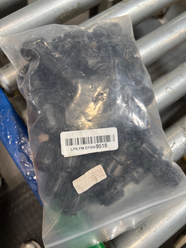 Photo 1 of 1/2 to 1/4 Drip Irrigation Fittings,25Pack Barbed Tee 1/2 inch Drip Irrigation Tubing (1/2" ID x0.6-0.63" OD) 16mm to 1/4 inch Irrigation Tube Fitting Anti-Drop Barbed Connectors