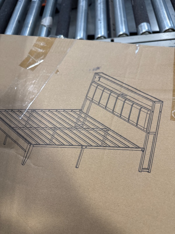 Photo 1 of 
bed