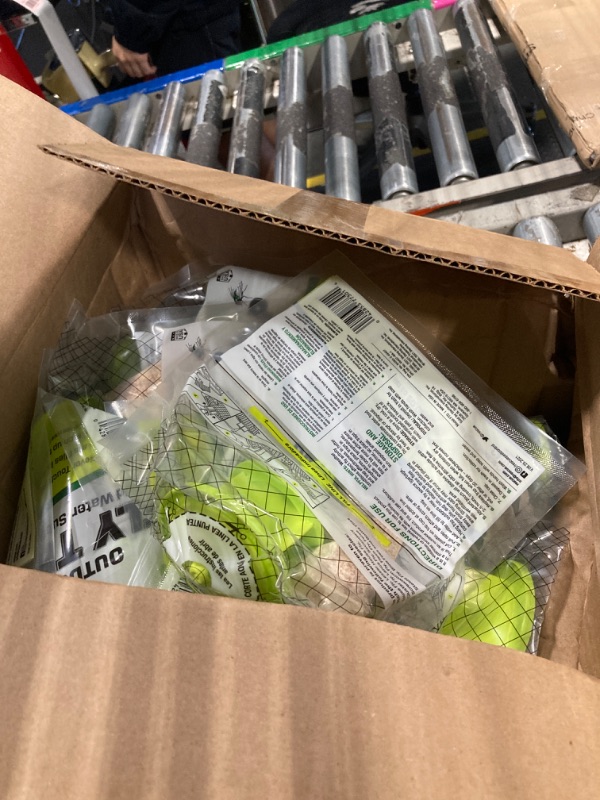 Photo 1 of  Small box of FLY TRAP DISPOSABLE unknown count