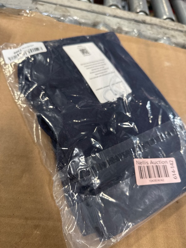 Photo 1 of  *** USED *** Colorfulkoala Women's High Waisted Tummy Control Workout Leggings 7/8 Length Yoga Pants with Pockets (L, Navy)