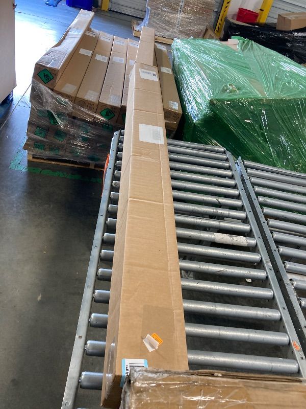 Photo 1 of  *** USED *** DOCA Light Bulb Changer for High Ceilings 6-24 Ft with Extension Pole, Heavy Duty Telescoping Pole for Changing Recessed Lights and Outdoor Flood Lights - Cage Head