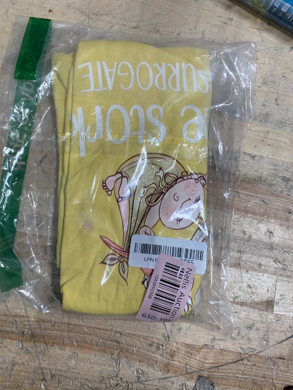 Photo 1 of *** YELLOW NOT BLACK***Funny Surrogate Mom Stork Surrogacy Announcement T-Shirt large 