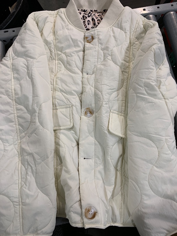 Photo 1 of (medium) PEHMEA Women's Quilted Lightweight Jackets, Button Down Casual Coat Leopard Lining Bomber Outerwear with Pockets(Beige-M)