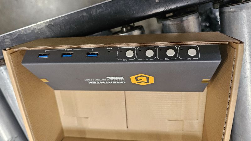 Photo 1 of ***PARTS ONLY***USB3.0 KVM Switch 4 Computers 1 Monitors,4K@60HZ 4 Port HDMI KVM Switcher with 3 USB3.0 Ports to Share Keyboard Mouse Printer,4 in 1 Out Monitor Switch?EDID Adaptive