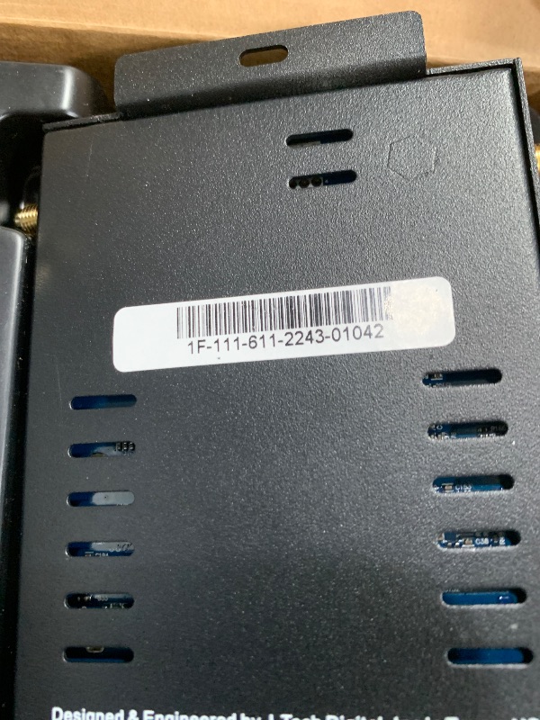 Photo 1 of J-Tech Digital 1X2 Wireless HDMI Extender 200’ Dual Antenna Supporting Full HD 1080p with HDMI Loop Output Operation Channel Change IR Passthrough (Receiver + Transmitter 1080P 200ft)