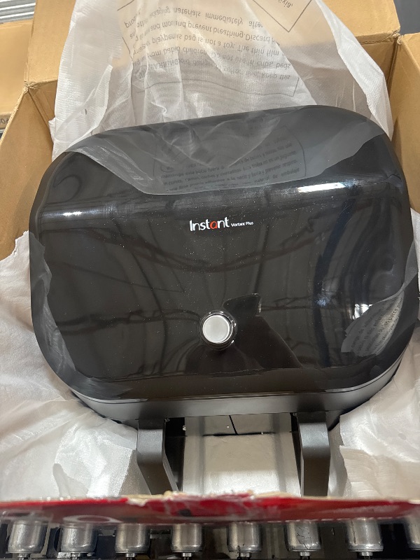 Photo 1 of *POWERS ON*Instant Pot Vortex Plus XL 8QT ClearCook Air Fryer, Clear Windows, Custom Programming, 8-in-1 Functions that Crisps, Broils, Roasts, Dehydrates, Bakes, Reheats, from the Makers of Instant Pot, Black