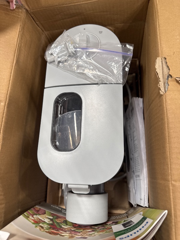 Photo 1 of *POWERS ON*Philips Compact Pasta and Noodle Maker with 3 Interchangeable Pasta Shape Plates - White - HR2370/05