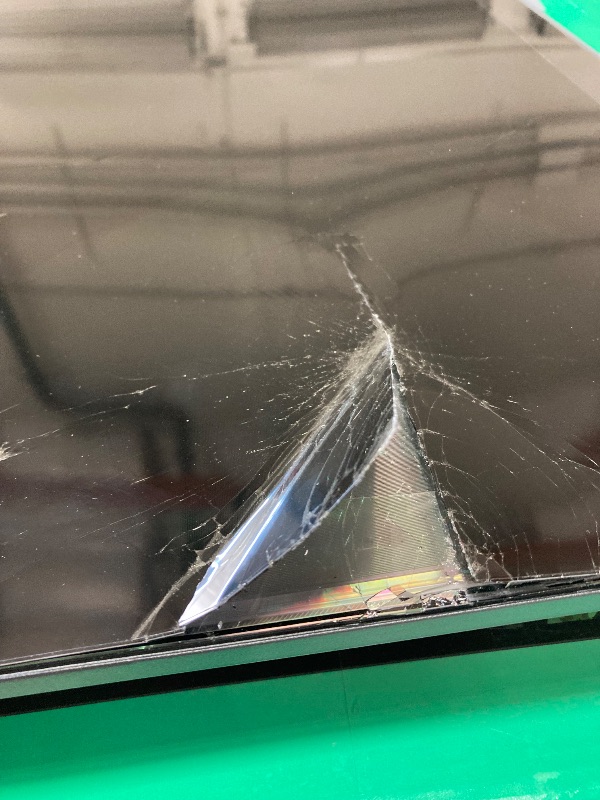 Photo 1 of **SMASHED SCREEN FINAL SALE **VIZIO 32-inch Full HD 1080p Smart TV with DTS Virtual: X, Alexa Compatibility, Google Cast Built-in, Bluetooth Headphone Capable, (VFD32M-08 New)