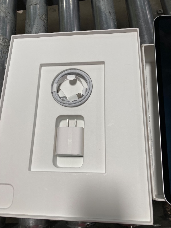 Photo 1 of **ICLOUD LOCKED FINAL SALE**Apple iPad Pro 13-Inch (M4): Built for Apple Intelligence, Ultra Retina XDR Display - Nano-Texture Glass, 2TB, 12MP Front/Back Camera, LiDAR Scanner, Wi-Fi 6E + 5G Cellular, Face ID — Silver