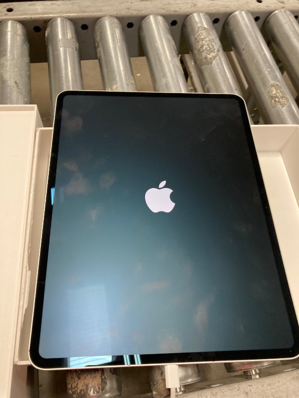 Photo 1 of **ICLOUD LOCKED FINAL SALE**Apple iPad Pro 13-Inch (M4): Built for Apple Intelligence, Ultra Retina XDR Display - Nano-Texture Glass, 2TB, 12MP Front/Back Camera, LiDAR Scanner, Wi-Fi 6E + 5G Cellular, Face ID — Silver