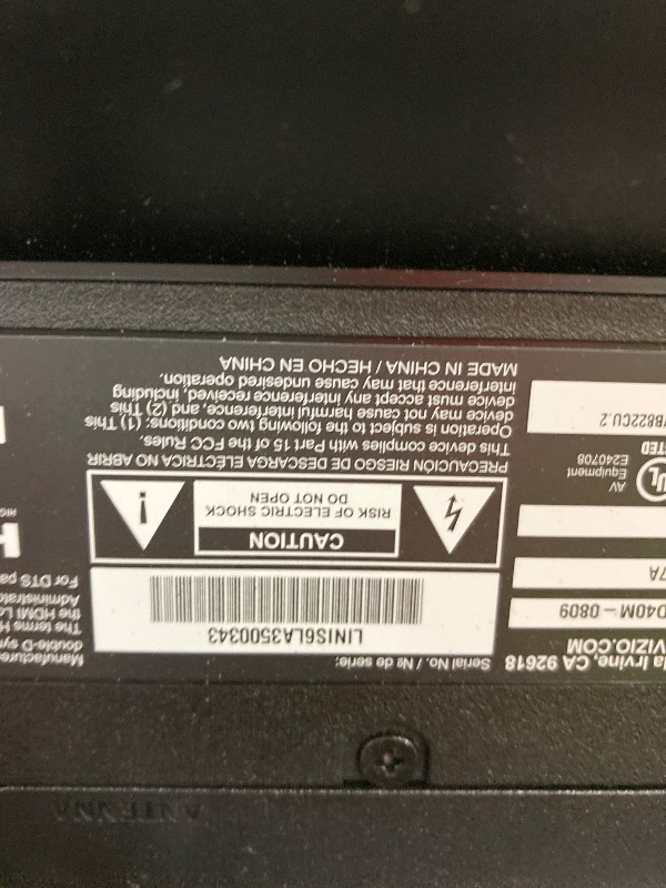 Photo 1 of **SMASHED SCREEN FINAL SALE**VIZIO 40-inch Full HD 1080p Smart TV with DTS Virtual: X, Alexa Compatibility, Google Cast Built-in, Bluetooth Headphone Capable, (VFD40M-08 New)
