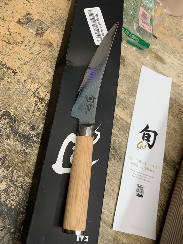 Photo 1 of Shun Classic Blonde 6" Boning & Fillet Knife, Handcrafted Japanese Curved Knife, VG-MAX Core with Damascus Stainless Steel Cladding, Pakkawood Handle, Meat & Fish Tool for Professional and Home Chefs