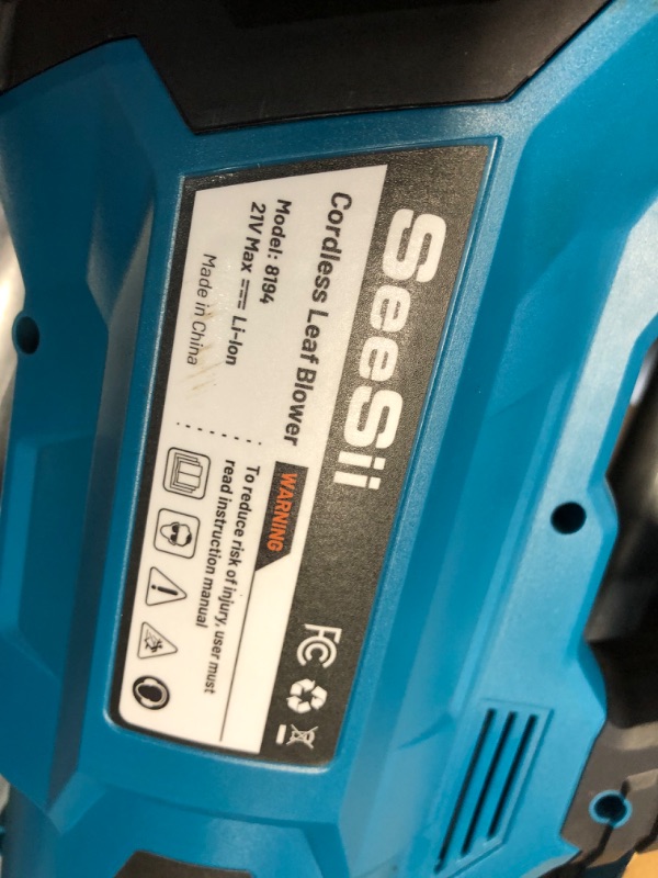 Photo 1 of ***(FOR PARTS ONLY/ NON FUNCTIONAL)***
Seesii 40V Leaf Blower Cordless, 680CFM/210MPH Brushless Motor with 2 * 5200 mAh Batteries and 2*Chargers, Variable Speed Control & Turbo Button, Electric Blower for Lawn Care/Debris/Dust