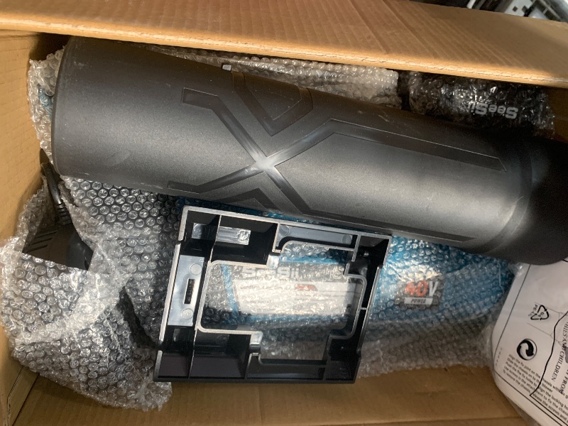 Photo 1 of ***(FOR PARTS ONLY/ NON FUNCTIONAL)***
Seesii 40V Leaf Blower Cordless, 680CFM/210MPH Brushless Motor with 2 * 5200 mAh Batteries and 2*Chargers, Variable Speed Control & Turbo Button, Electric Blower for Lawn Care/Debris/Dust