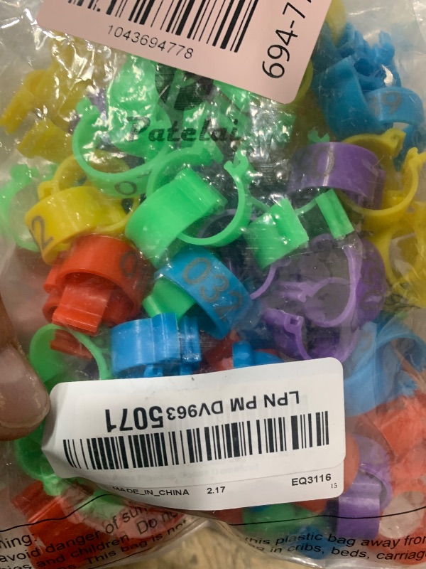 Photo 1 of 100 Pieces 16 mm Chicken Leg Rings with 5 Colors Numbered Chicken Leg Bands Colorful Poultry Clip on Leg Bands Chicken Ankle Rings for Ducks Chicks Chicken Guinea Pigeons Goose Gamefowl