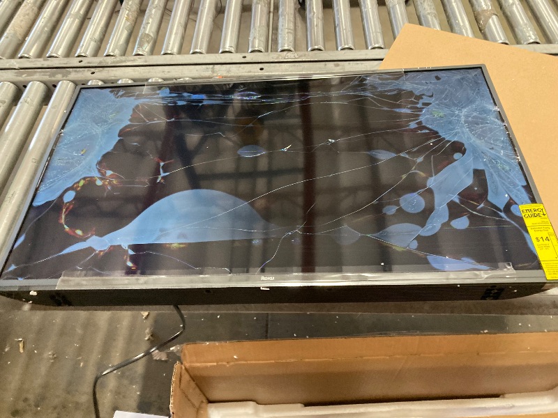 Photo 1 of **SMASHED SCREEN FINAL SALE**Roku Smart TV 2025 – 40-Inch Select Series, 1080p Full HD TV – RokuTV with Voice Remote – Flat Screen LED Television with Wi-Fi for Streaming Live Local News, Sports, Family Entertainment